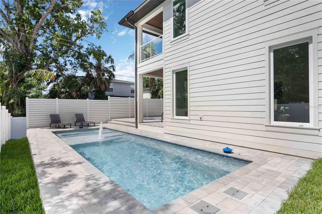 2596 FLOYD STREET, Sarasota, FL 34239