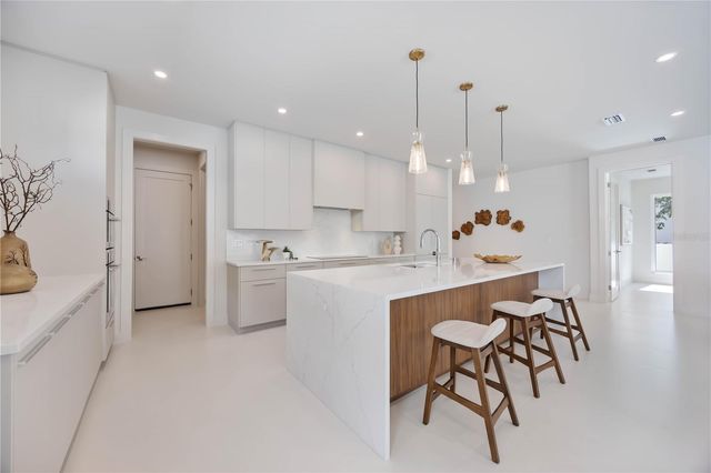 2596 FLOYD STREET, Sarasota, FL 34239