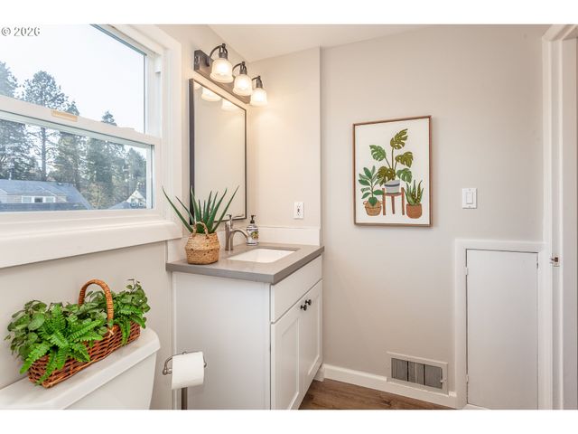 4760 N HARVARD St, Portland, OR 97203