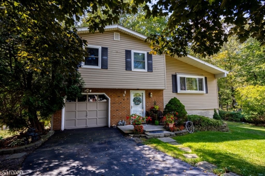 3 Quail Ct, Vernon Twp., NJ 07422