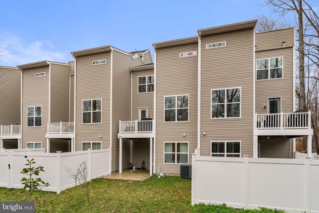 Image 43 of property listing at 2676 SEQUOIA LN, Gambrills, MD 21054