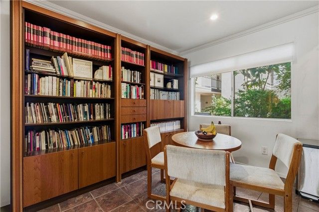 4614 Finley 6, Los Angeles, CA 90027