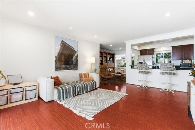 4614 Finley 6, Los Angeles, CA 90027