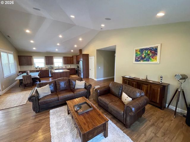 16695 S HARDING Rd, Oregon City, OR 97045