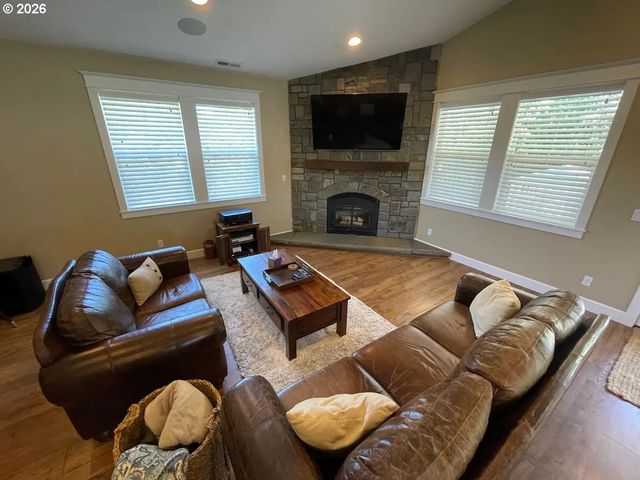 16695 S HARDING Rd, Oregon City, OR 97045