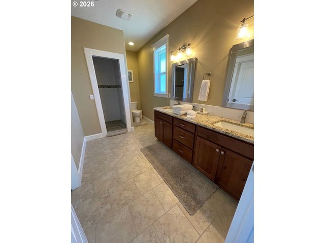 16695 S HARDING Rd, Oregon City, OR 97045