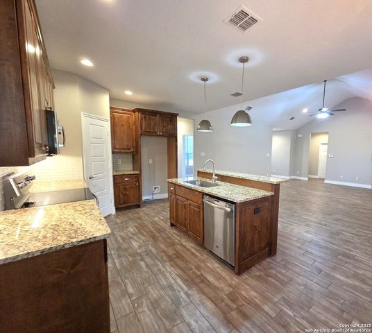 131 FLINT, Canyon Lake, TX 78133