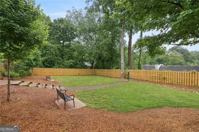 2479 Peachtree Road NE 203, Atlanta, GA 30305
