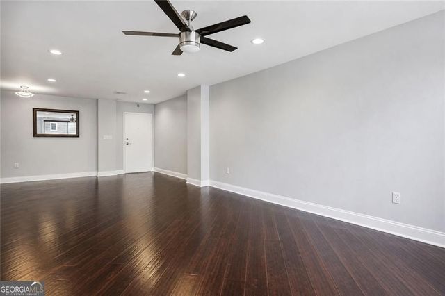 2479 Peachtree Road NE 203, Atlanta, GA 30305