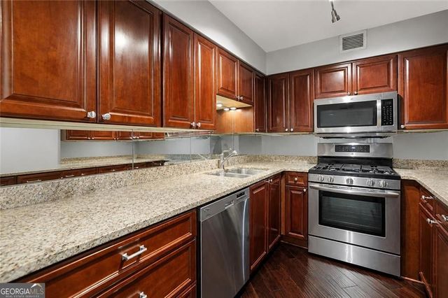 2479 Peachtree Road NE 203, Atlanta, GA 30305