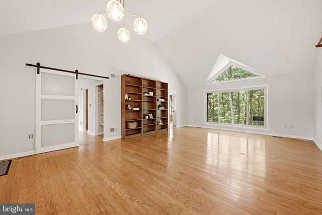 4 PEACE PIPE LN, Hedgesville, WV 25427