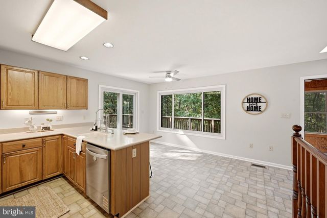 4 PEACE PIPE LN, Hedgesville, WV 25427