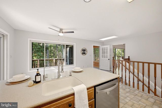 4 PEACE PIPE LN, Hedgesville, WV 25427