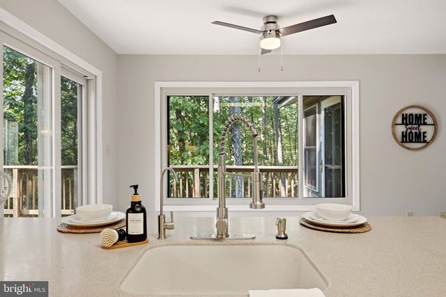 4 PEACE PIPE LN, Hedgesville, WV 25427