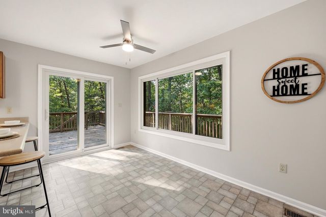 4 PEACE PIPE LN, Hedgesville, WV 25427