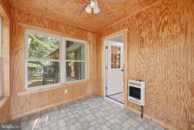 4 PEACE PIPE LN, Hedgesville, WV 25427