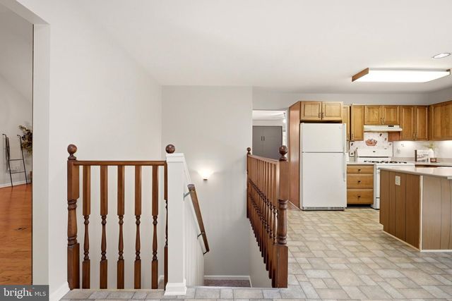 4 PEACE PIPE LN, Hedgesville, WV 25427