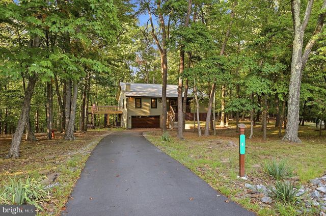 4 PEACE PIPE LN, Hedgesville, WV 25427