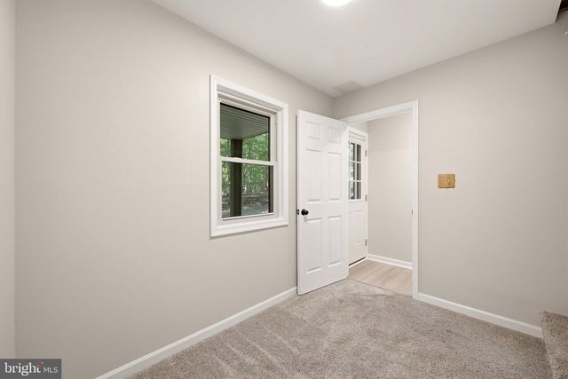 4 PEACE PIPE LN, Hedgesville, WV 25427