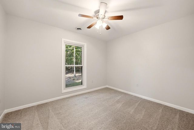 4 PEACE PIPE LN, Hedgesville, WV 25427
