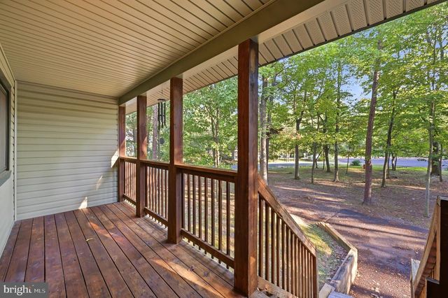 4 PEACE PIPE LN, Hedgesville, WV 25427