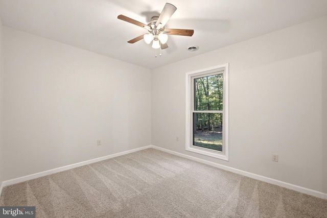4 PEACE PIPE LN, Hedgesville, WV 25427