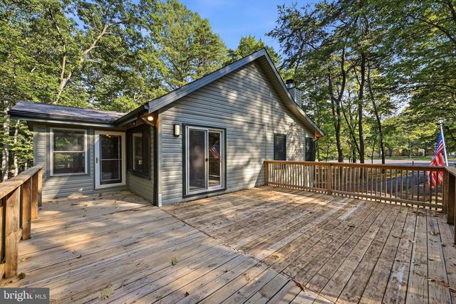 4 PEACE PIPE LN, Hedgesville, WV 25427