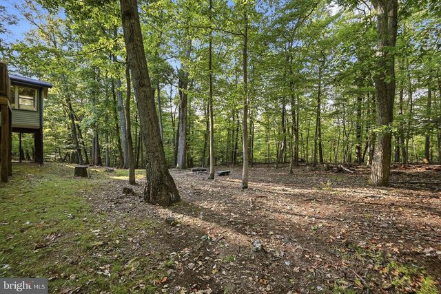 4 PEACE PIPE LN, Hedgesville, WV 25427