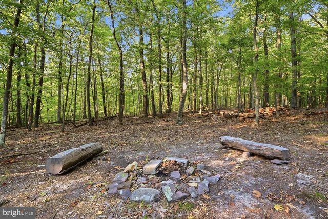 4 PEACE PIPE LN, Hedgesville, WV 25427