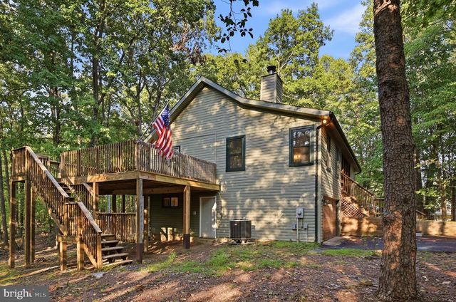4 PEACE PIPE LN, Hedgesville, WV 25427