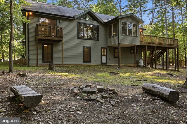 4 PEACE PIPE LN, Hedgesville, WV 25427