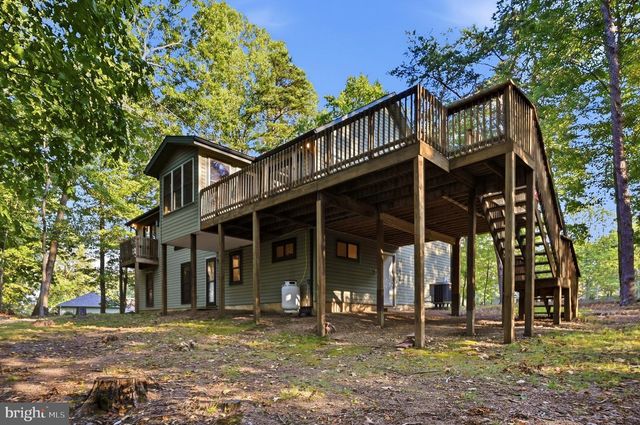 4 PEACE PIPE LN, Hedgesville, WV 25427