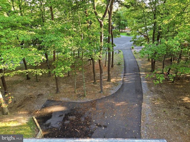 4 PEACE PIPE LN, Hedgesville, WV 25427