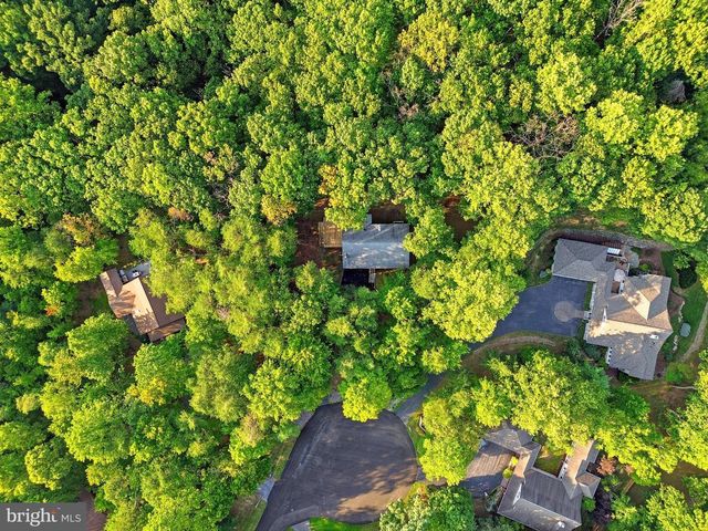 4 PEACE PIPE LN, Hedgesville, WV 25427