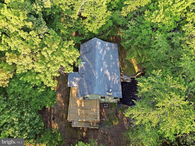4 PEACE PIPE LN, Hedgesville, WV 25427