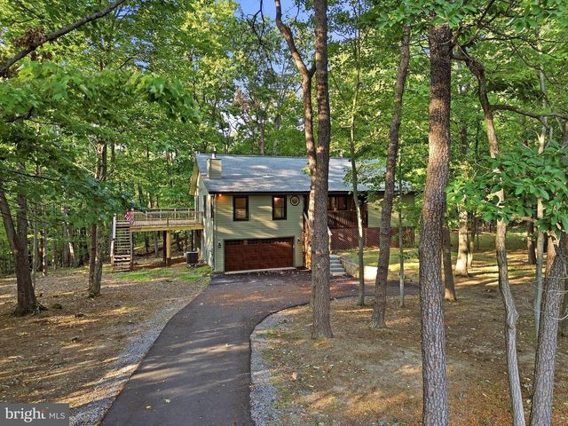 4 PEACE PIPE LN, Hedgesville, WV 25427