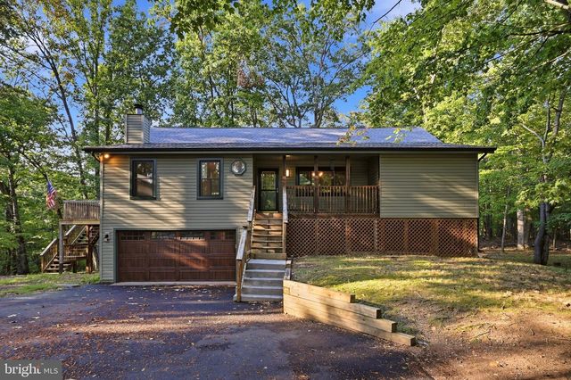 4 PEACE PIPE LN, Hedgesville, WV 25427