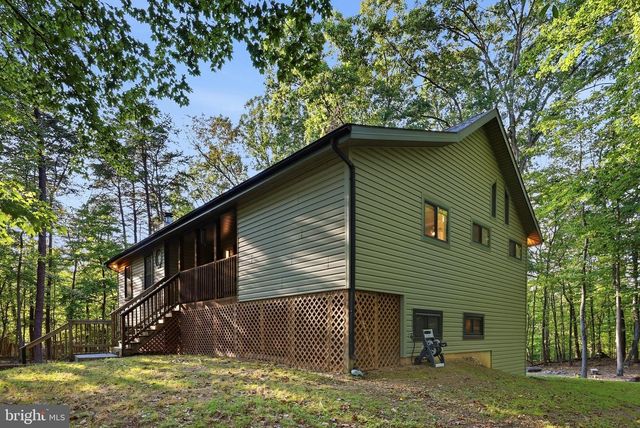 4 PEACE PIPE LN, Hedgesville, WV 25427