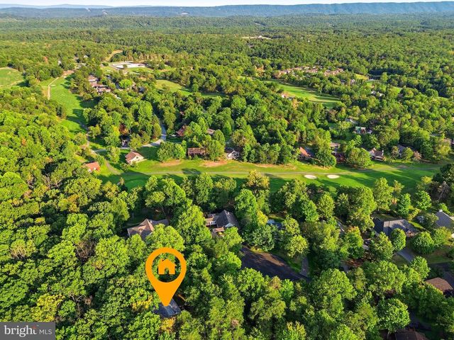 4 PEACE PIPE LN, Hedgesville, WV 25427