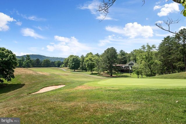 4 PEACE PIPE LN, Hedgesville, WV 25427