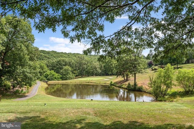 4 PEACE PIPE LN, Hedgesville, WV 25427