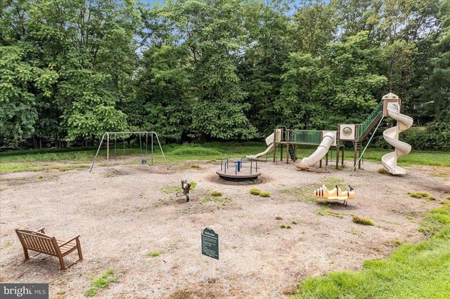 4 PEACE PIPE LN, Hedgesville, WV 25427