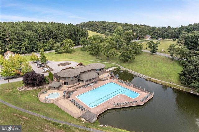 4 PEACE PIPE LN, Hedgesville, WV 25427