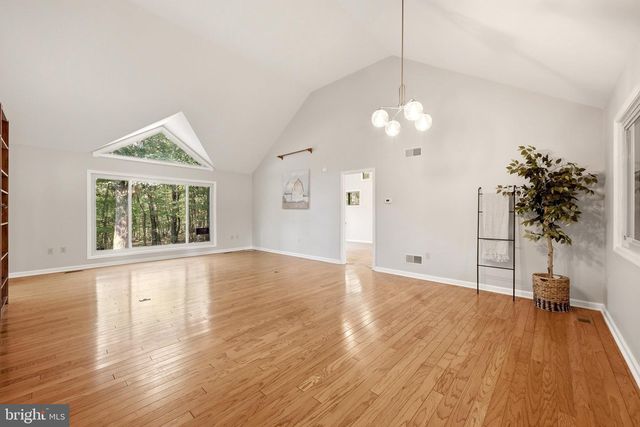 4 PEACE PIPE LN, Hedgesville, WV 25427