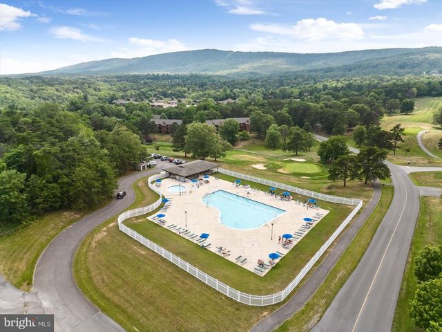 4 PEACE PIPE LN, Hedgesville, WV 25427