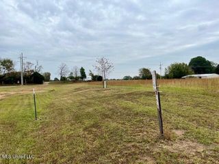 105 Capital Park Drive, Senatobia, MS 38668