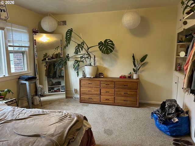 2031 HILYARD St, Eugene, OR 97405