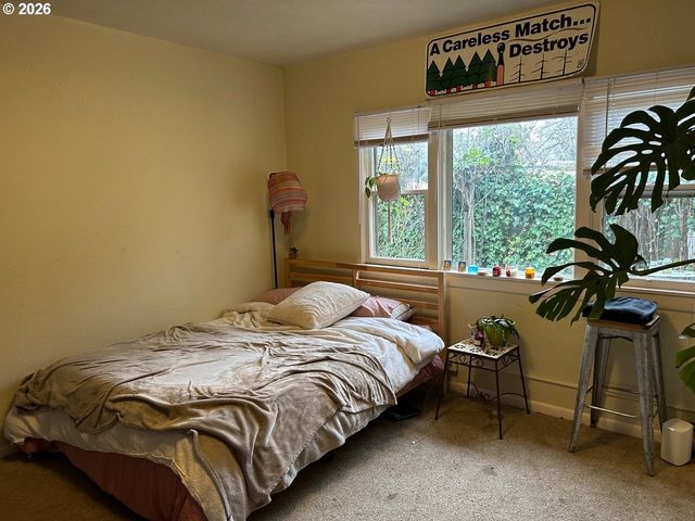 2031 HILYARD St, Eugene, OR 97405