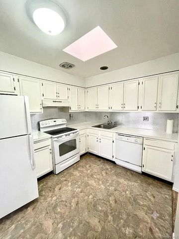 13115 15th Avenue, College Point, NY 11356