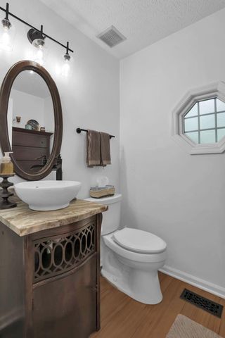 176 Highmeadow Drive, Columbus, OH 43230